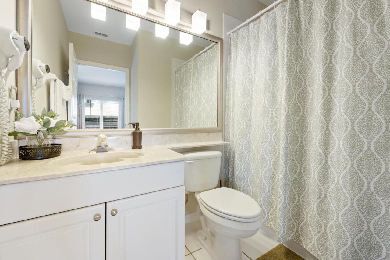 Lely Greenlinks Floor - On Golf Course, Minutes From Beaches, Downtown! Appartement *