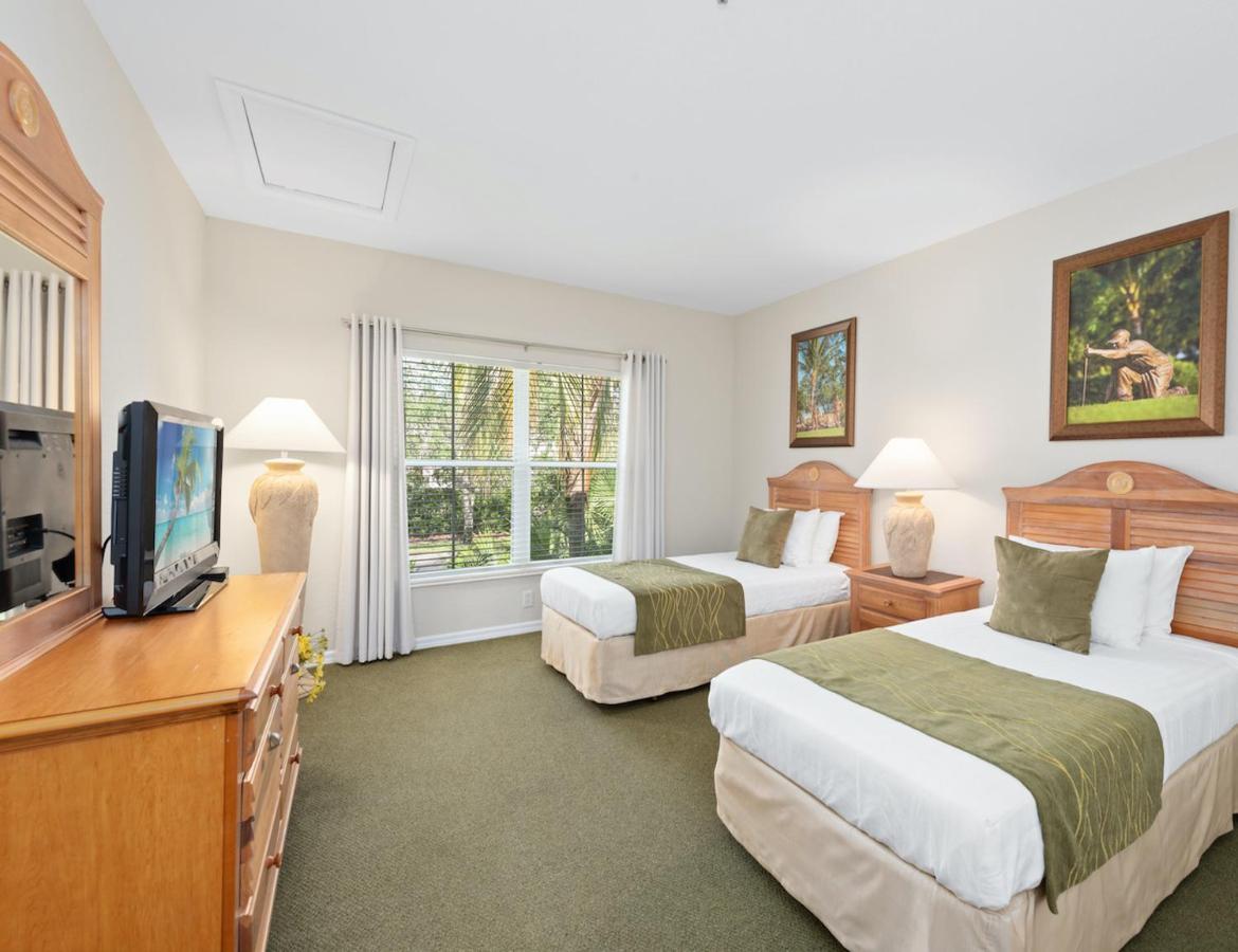 Lely Greenlinks Floor - On Golf Course, Minutes From Beaches, Downtown! Appartement